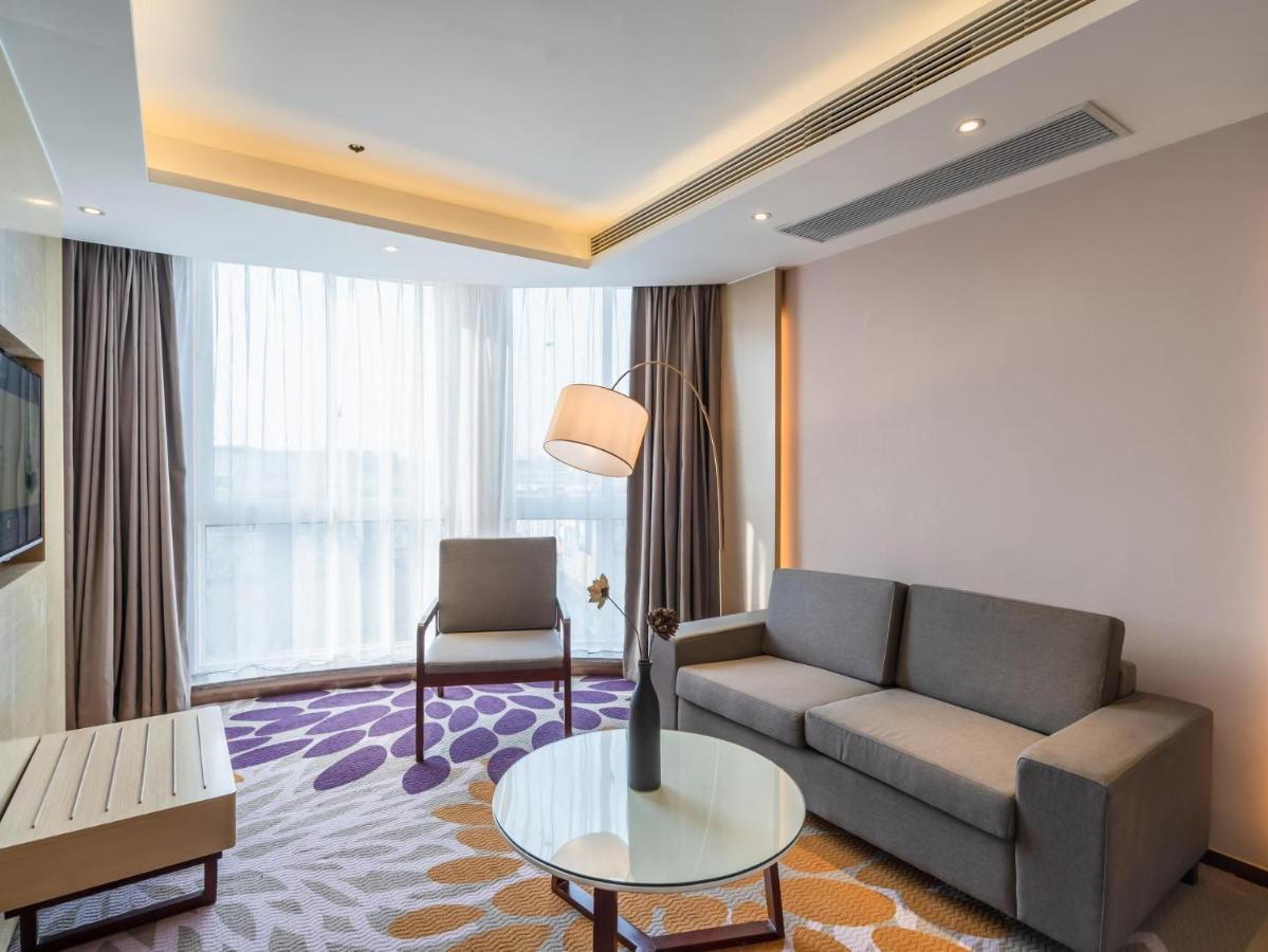 Lavande Hotel Luzhou Wanda Plaza Southwest Commercial City Экстерьер фото
